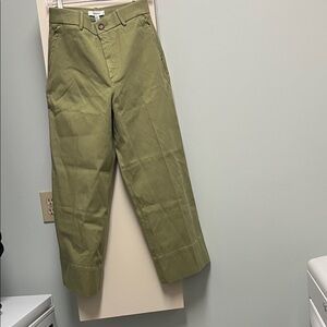 Spanx NWT stretch twill-wide cropped leg pant. Short & tall girl friendly.